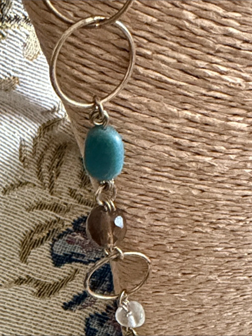 Long lovely light weight necklace many pretty beads and gemstones